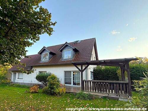 Bild 15 Wohnhaus Rückansicht - 