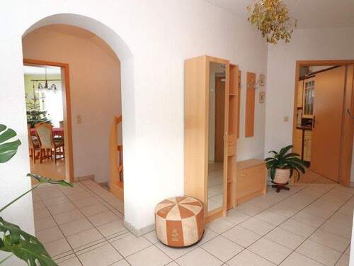 Bild 3 Flur Erdgeschoss - 4 Zimmer Einfamilienhaus in Neupetershain