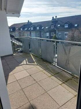 sonniger Balkon - Schöne preiswerte 3-R- Wohnung in Groß -Santersleben ca.74,28m2 mit sonnigen BLK. zu vermieten !