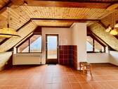 Zimmer im Dachgeschoss - 