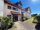 Außenansicht - Zuhause im Grünen - 3,5 Zimmer mit Balkon und Erholungswiese
