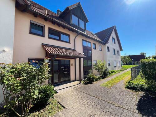 Außenansicht - Zuhause im Grünen - 3,5 Zimmer mit Balkon und Erholungswiese