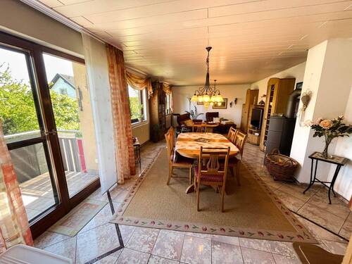 Wohnzimmer - Etagenwohnung mit 93,10 m&sup2; in Pfedelbach-Heuberg zum Kaufen