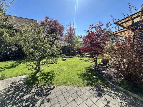 Schön angelegter Garten - 