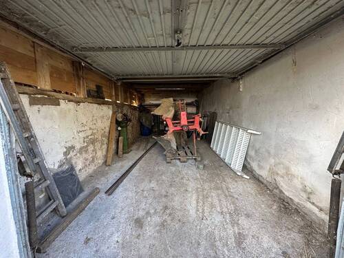 Garage unter Scheune 1 - 