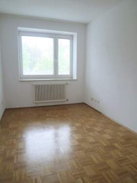 Zimmer - 2 Zimmer Etagenwohnung in München