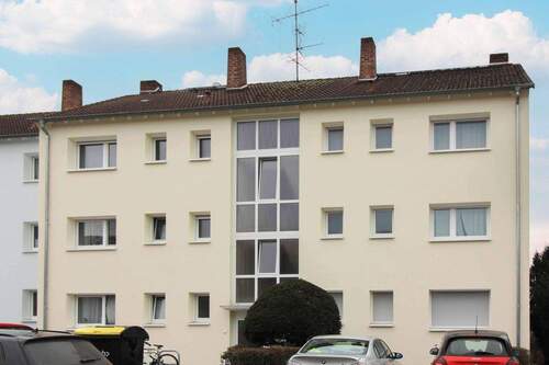 Bensheim außen - Gepflegt 3-Zimmer-Wohnung mit großem Keller + Dachbodenabteil (insgesamt ca. 20m² Stauraum)