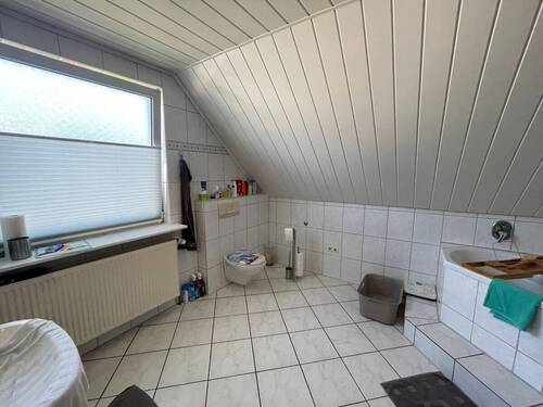 Badezimmer 1. OG - 