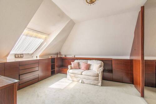 Vielseitig nutzbares Zimmer im Obergeschoss - 