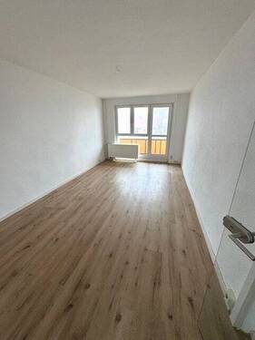Wohnzimmer - 3 Zimmer Etagenwohnung in Dessau-Roßlau