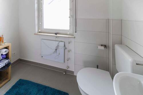 Gäste-WC Hinterhaus OG - 