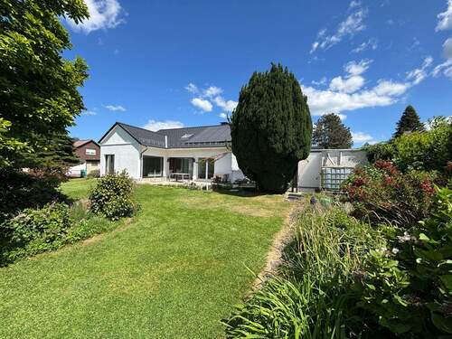 Gartenansicht - Einfamilienhaus mit großem Garten in Soest-Deiringsen
