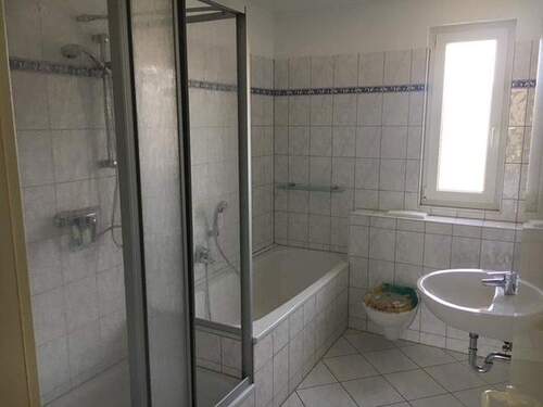 Bad - Reihenmittelhaus mit 136,00 m² in Berlin zur Miete