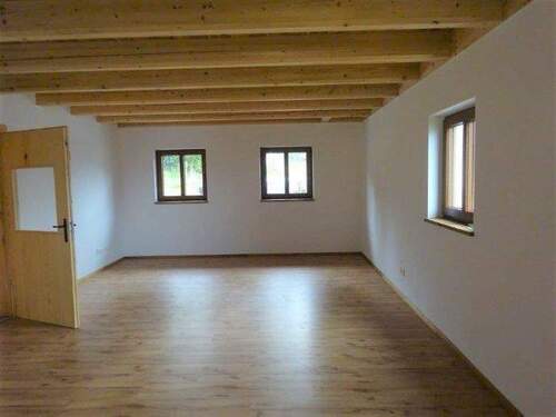 Wohnzimmer - 5 Zimmer Doppelhaushälfte zur Miete in Schönau