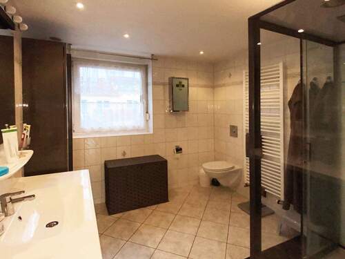 Modernisiertes Bad im OG - 