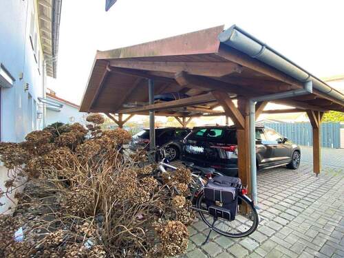 Großer Massivholz-Carport - 