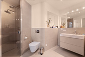 ... with en-suite Bathroom - 