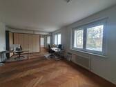 Zimmer 2 - hell + zentral + nahe S-Bahnhof --- Büro Praxisfläche + Stellplatz