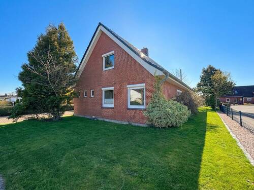 Objektansicht - Ein Haus, zwei Konzepte: Perfekt für Familien oder zum Mehrgenerationenwohnen in Marne!