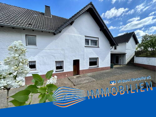 Front_Immo_Neu - Ihre Wohlfühloase wartet! Doppelhaushälfte mit Garten im idyllischen Dorf Uedelhoven.