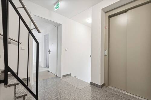 Zugang Wohnung - Etagenwohnung mit 81,40 m² in Sulzbach zum Kaufen