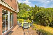 und Blick in den Garten - 