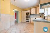 ...mit Platz für eine Sitzmöglichkeit - 7 Zimmer Mehrfamilienhaus, Wohnhaus in Preetz