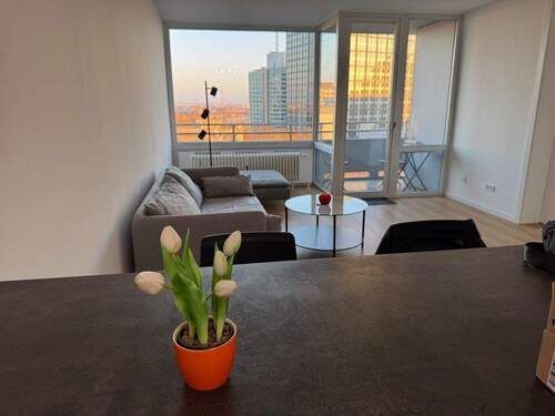 - - 1.400,00&nbsp;EUR Kaltmiete, ca.&nbsp; 52,00&nbsp;m&sup2;&nbsp;Wohnfl&auml;che