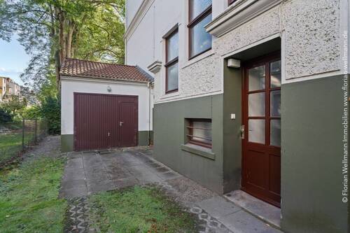 Separater Eingang zur ebenerdigen Wohnung. - 