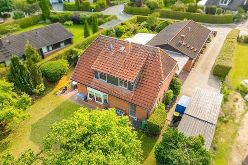 ideal für Mehrgenerationen - 7 Zimmer Mehrfamilienhaus, Wohnhaus zum Kaufen in Adendorf