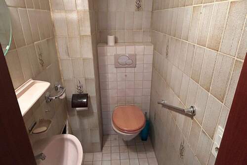 WC - 