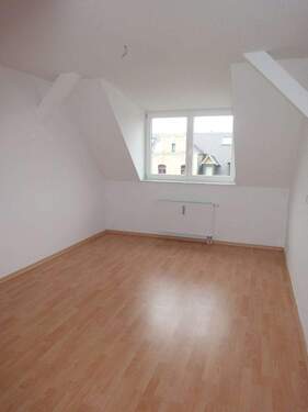 DSC02870 - EBK `*** mit Laminat im DG großer Balkon !!!