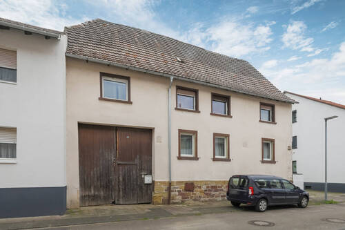 Straßenansicht - Einfamilienhaus mit großem Garten in ruhiger Lage von Dettenheim