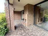 Terrasse mit Kamin - Einfamilienhaus mit 236,00 m&sup2; in Mönchengladbach zum Kaufen