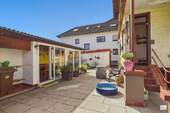 Innenhof und beheizter Wintergarten - 