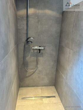 mit ebenerdiger Dusche - 