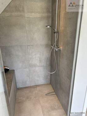 mit bodentiefer Dusche - 