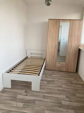 Schlafzimmer - 1 Zimmer Etagenwohnung in Neubrandenburg