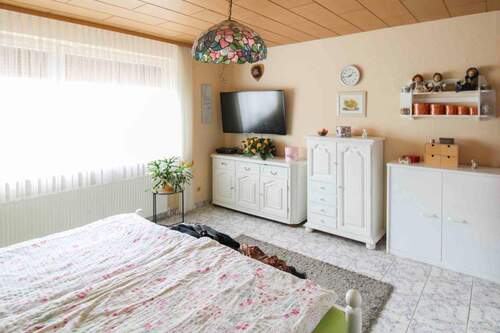 Schlafzimmer EG - 