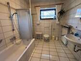 EG, Badezimmer Wanne.JPG - 