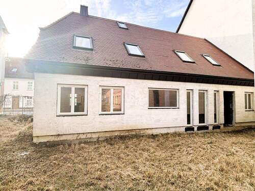 Vorderhaus - 1 Zimmer Mehrfamilienhaus, Wohnhaus in Neustrelitz