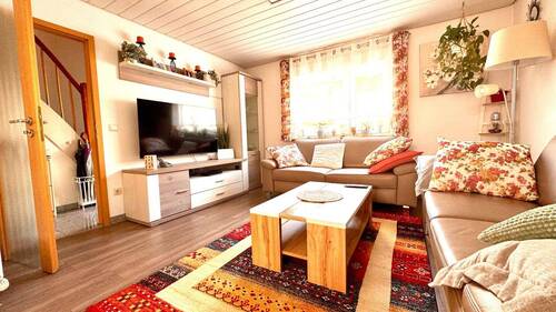 Wohnzimmer - 4 Zimmer Mehrfamilienhaus, Wohnhaus zum Kaufen in Heilbronn