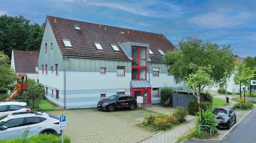 Titelbild - Stilvoll Wohnen: Sonnige 2-Zimmer-Wohnung mit Terrasse im Altenhof