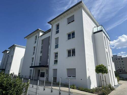 Hauseingang - 3 Zimmer Etagenwohnung in Oberndorf-Lindenhof