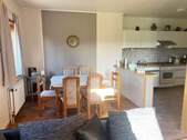 Ferienwohnung I - Essbereich mit offener Küche - 