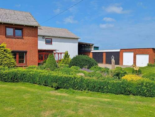 Süd-Ostansicht - 2 Garagen - 