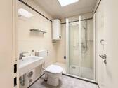 Bad_WC_Dusche mit Oberlicht - 