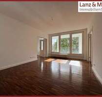 Zuhause mit Charakter: außergewöhnlicher Grundriss, warme Atmosphäre & Balkon zum grünen Innenhof - Berlin Kreuzberg