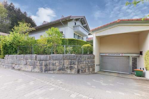 Außenansicht, Zufahrt zur Tiefgarage - Attraktive 3 Zi. WHG in der Birkenstr., 80 m² mit Südbalkon, TG Platz, viele Extras.. Videorundgang!