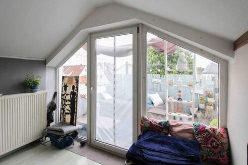 Zugang Balkon - 3 Zimmer Etagenwohnung in Bürstadt